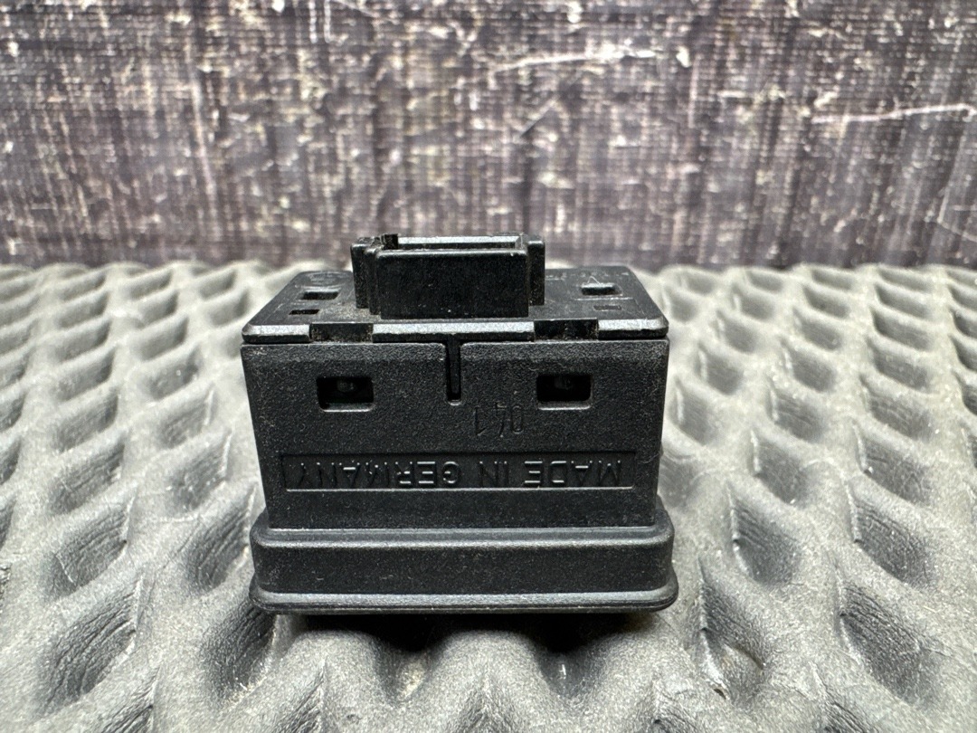 Кнопка стеклоподъемника, 210 рублей, Красноярск