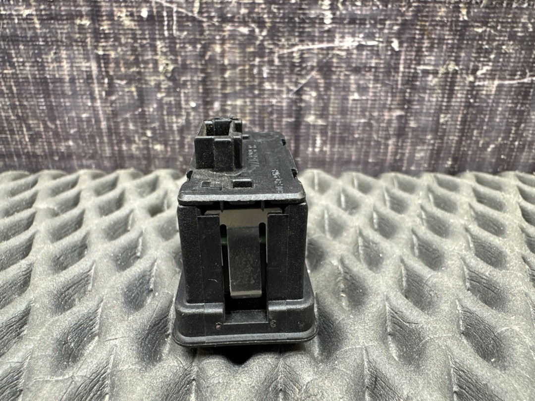 Кнопка стеклоподъемника, 210 рублей, Красноярск