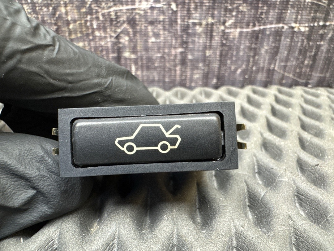 Кнопка открывания багажника, 280 рублей, Красноярск