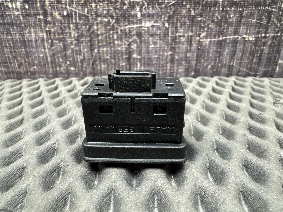 Кнопка стеклоподъемника, 210 рублей, Красноярск