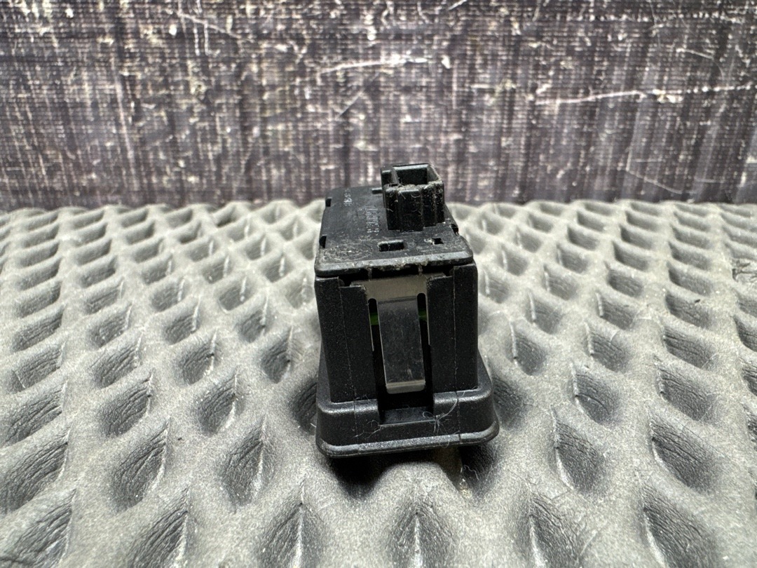 Кнопка стеклоподъемника, 210 рублей, Красноярск