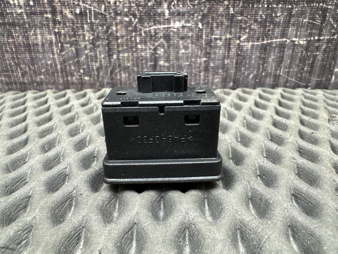 Кнопка стеклоподъемника, 210 рублей, Красноярск