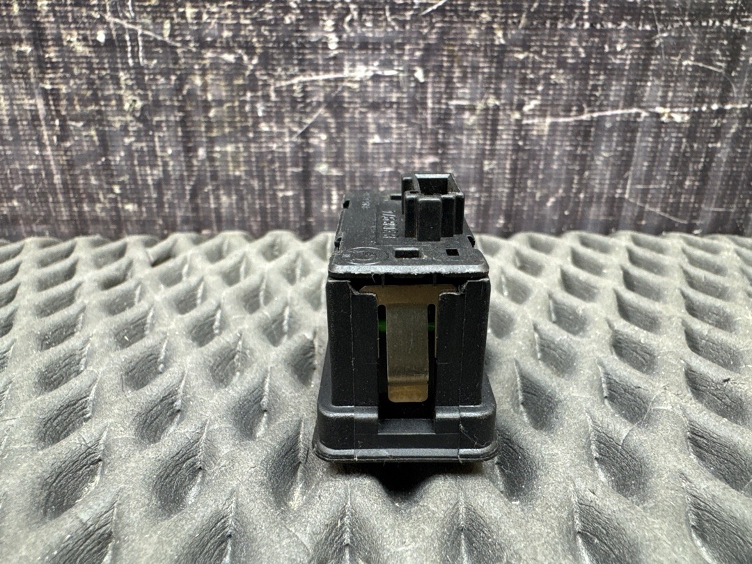 Кнопка стеклоподъемника, 210 рублей, Красноярск