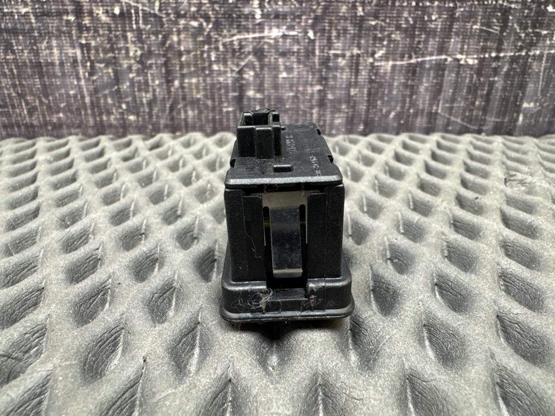 Кнопка стеклоподъемника, 210 рублей, Красноярск