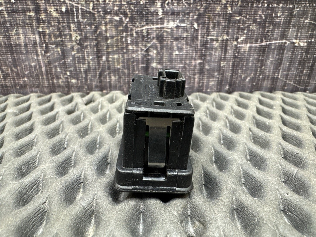 Кнопка стеклоподъемника, 210 рублей, Красноярск