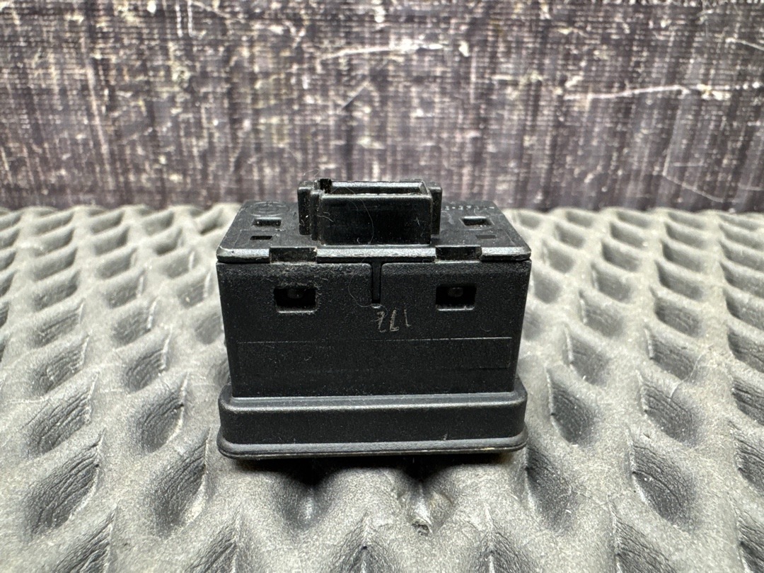 Кнопка стеклоподъемника, 210 рублей, Красноярск