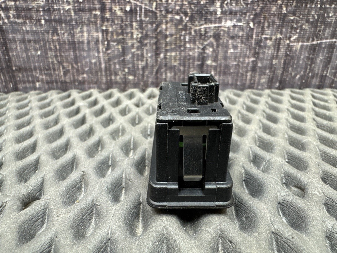 Кнопка стеклоподъемника, 210 рублей, Красноярск