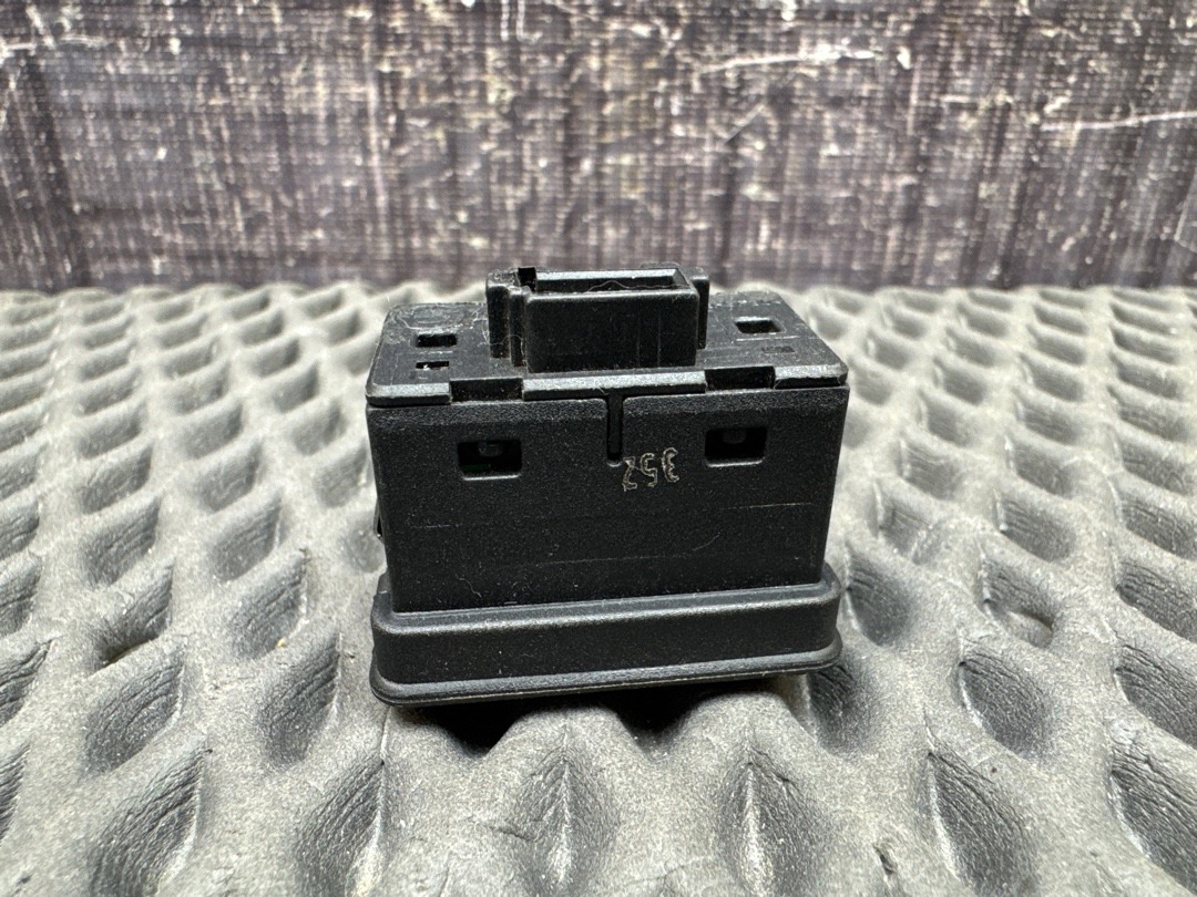 Кнопка стеклоподъемника, 210 рублей, Красноярск