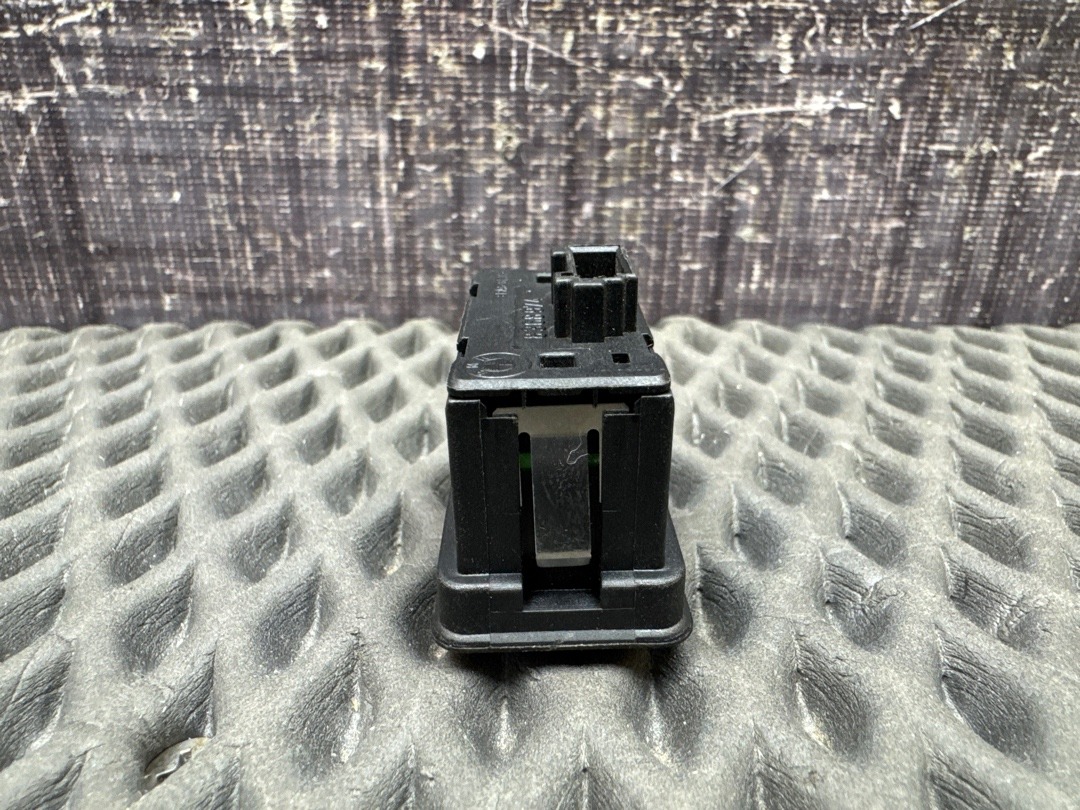 Кнопка стеклоподъемника, 210 рублей, Красноярск