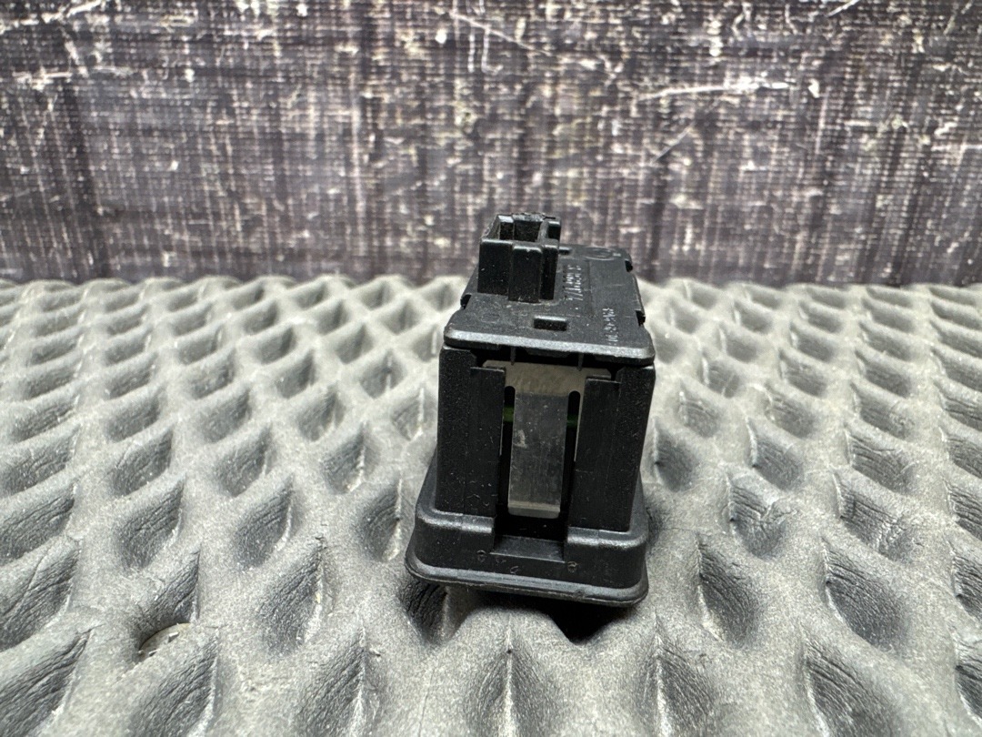 Кнопка стеклоподъемника, 210 рублей, Красноярск