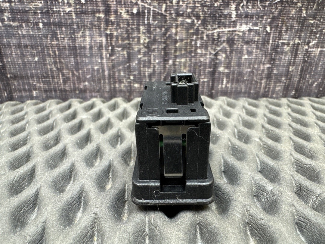 Кнопка стеклоподъемника, 210 рублей, Красноярск