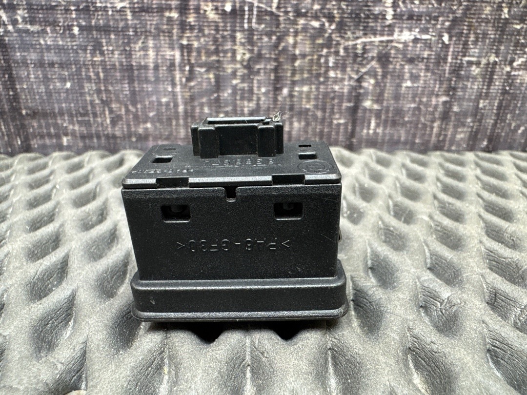 Кнопка стеклоподъемника, 210 рублей, Красноярск