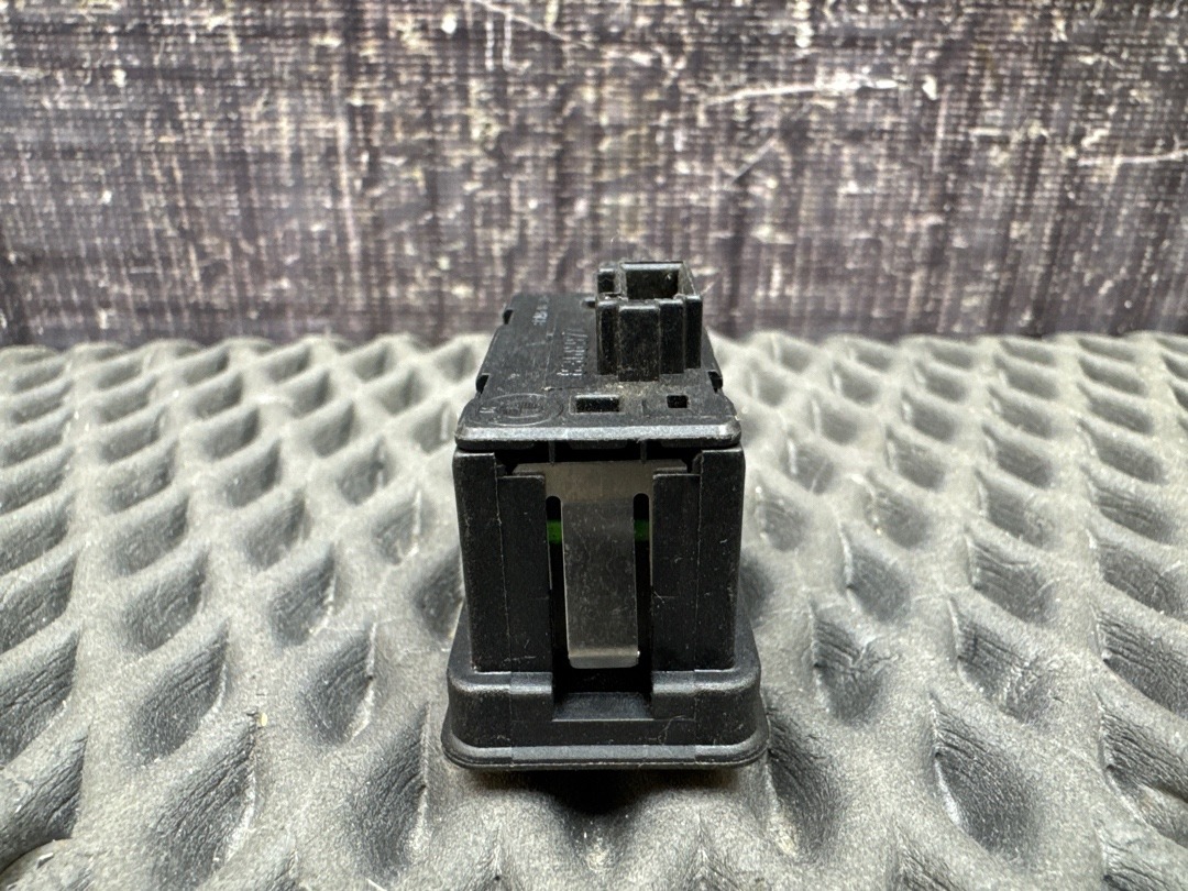 Кнопка стеклоподъемника, 210 рублей, Красноярск