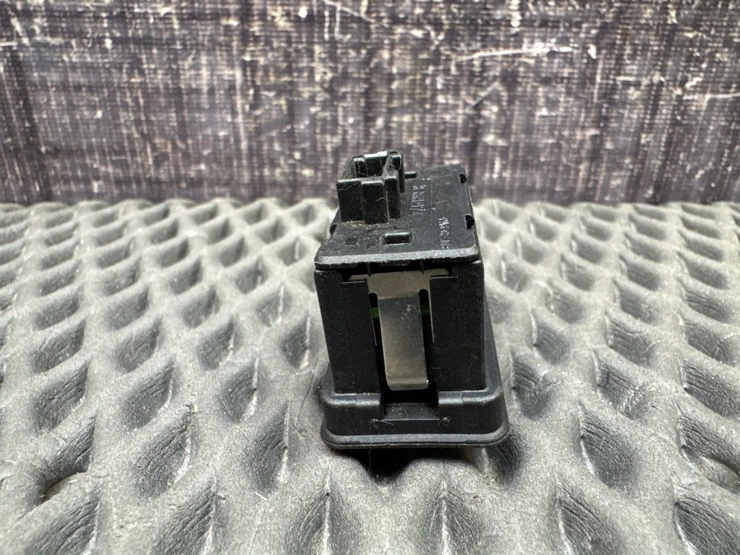 Кнопка стеклоподъемника, 210 рублей, Красноярск