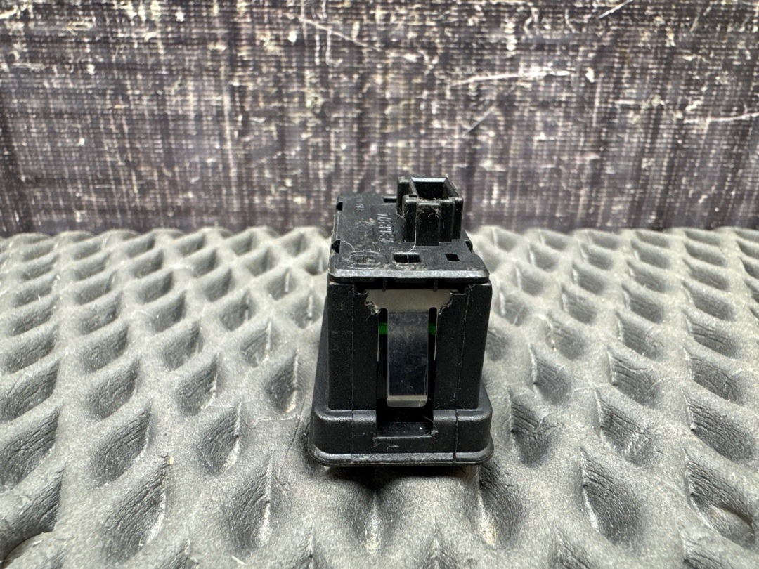 Кнопка стеклоподъемника, 210 рублей, Красноярск