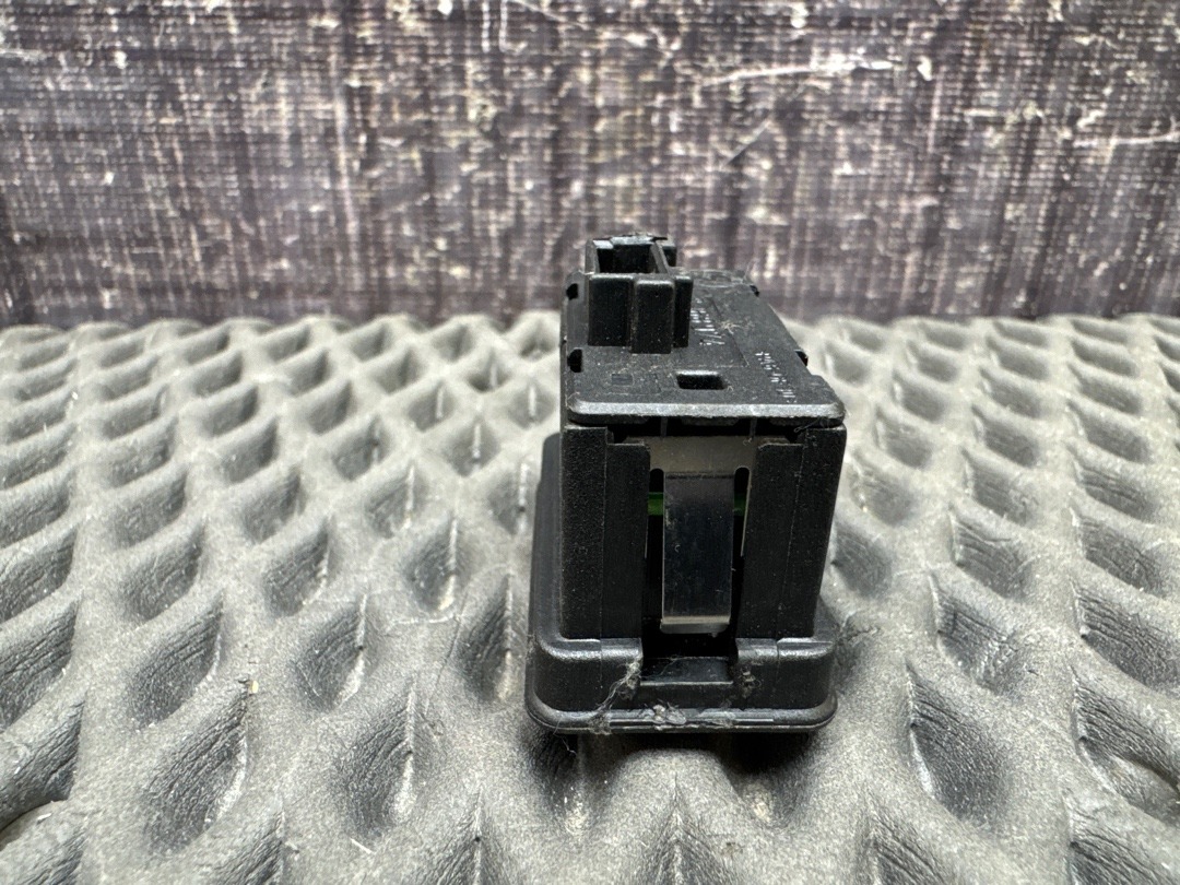 Кнопка стеклоподъемника, 210 рублей, Красноярск