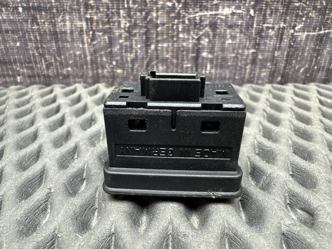 Кнопка стеклоподъемника, 210 рублей, Красноярск