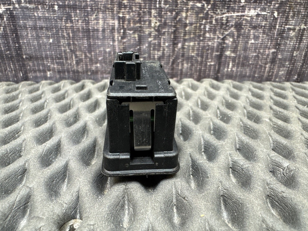 Кнопка стеклоподъемника, 210 рублей, Красноярск