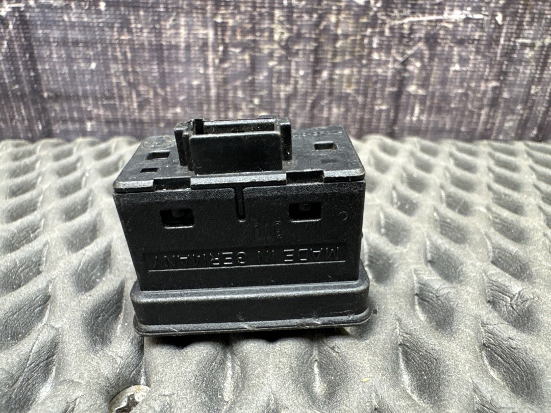 Кнопка стеклоподъемника, 210 рублей, Красноярск