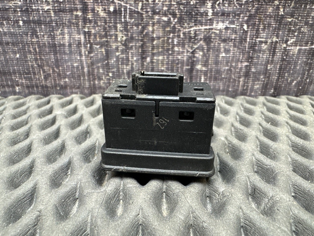 Кнопка стеклоподъемника, 210 рублей, Красноярск