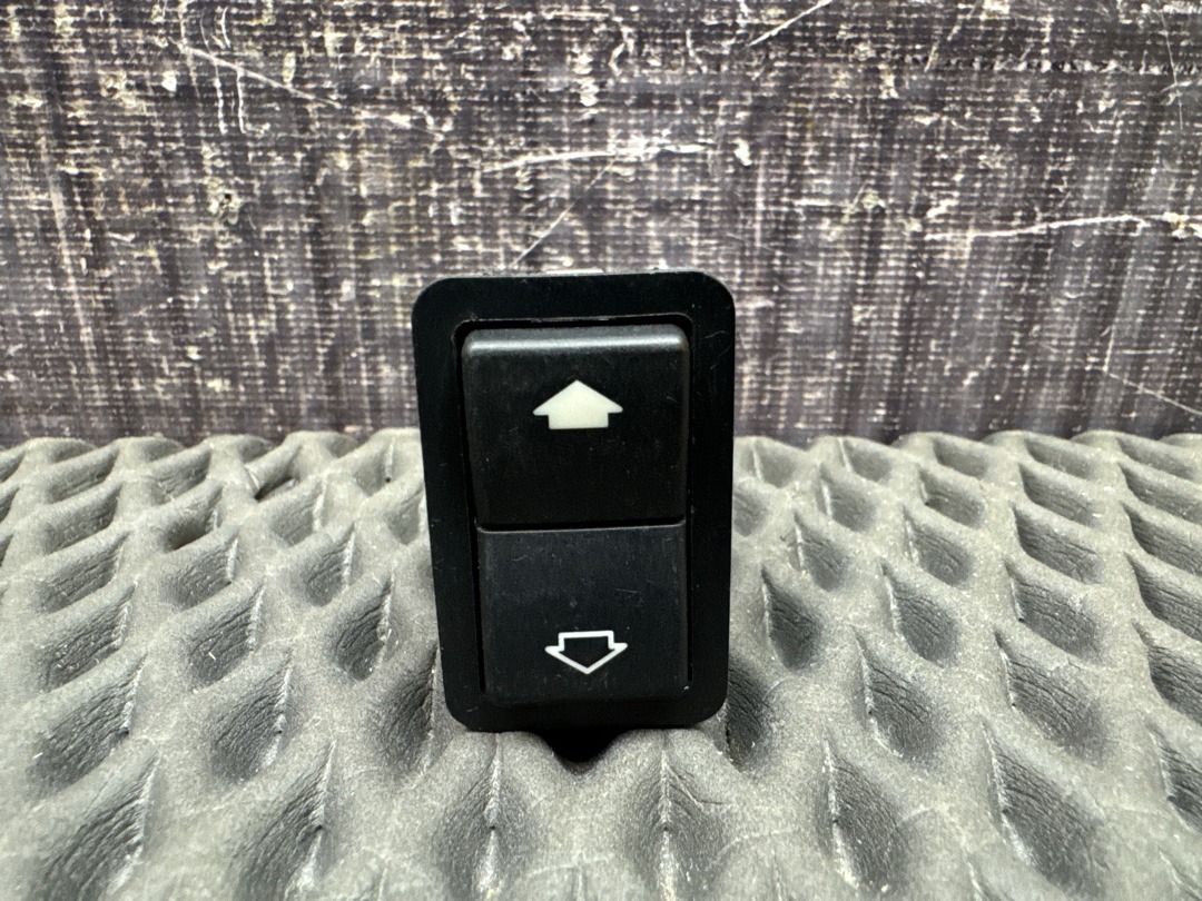 Кнопка стеклоподъемника, 210 рублей, Красноярск