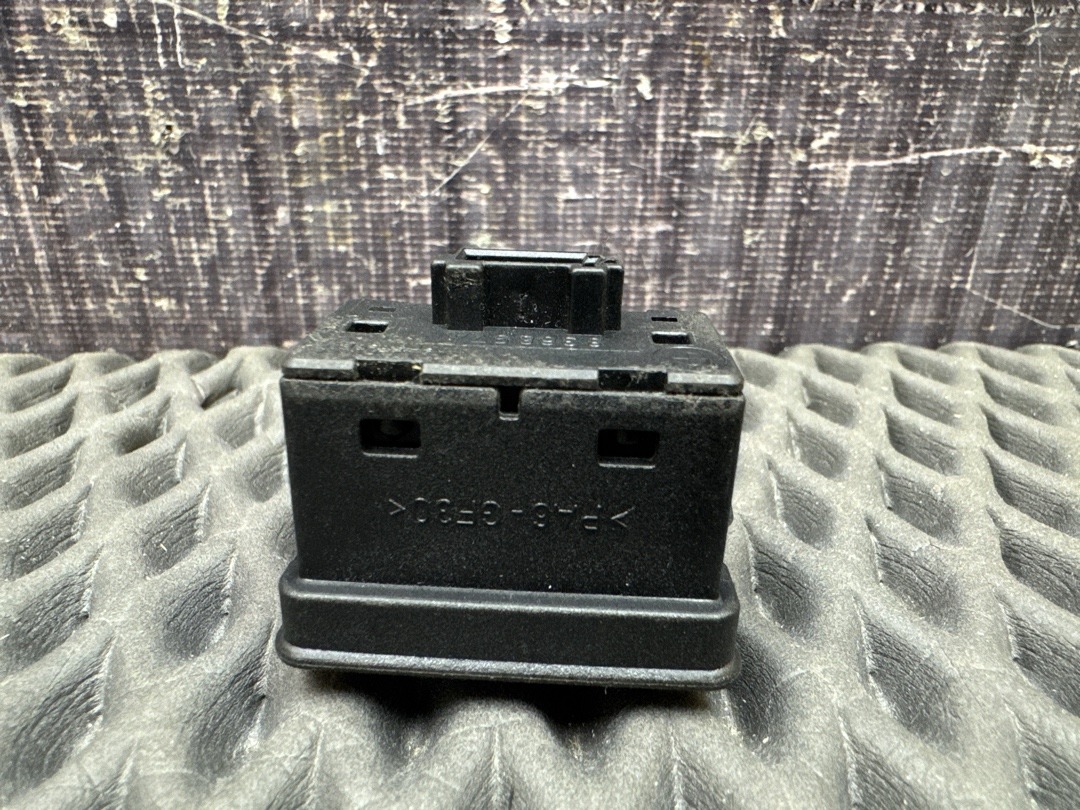 Кнопка стеклоподъемника, 210 рублей, Красноярск