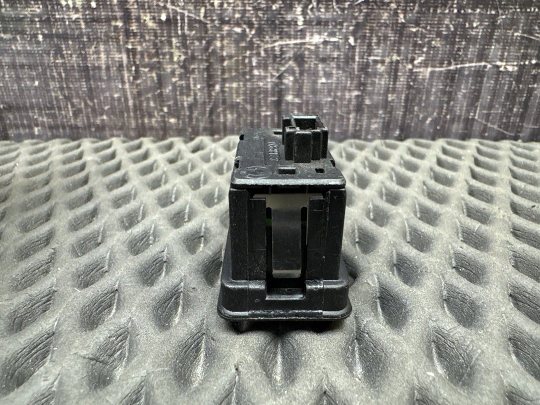 Кнопка стеклоподъемника, 210 рублей, Красноярск