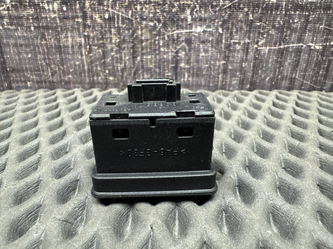 Кнопка стеклоподъемника, 210 рублей, Красноярск