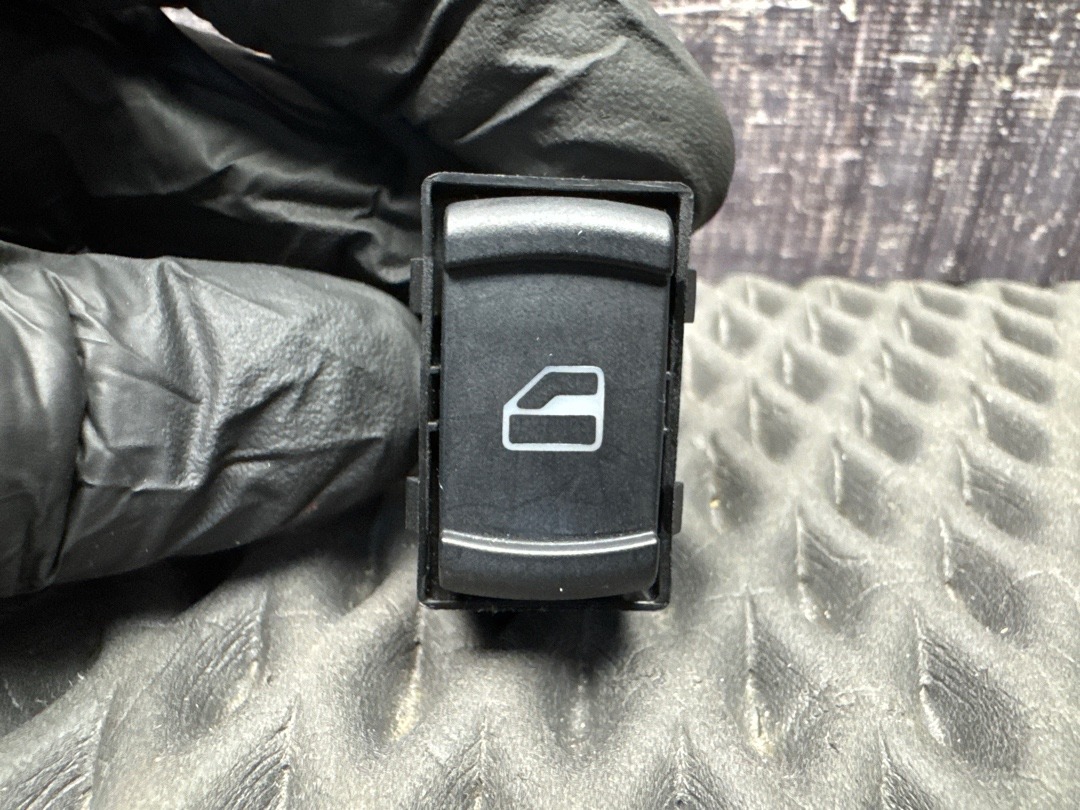 Кнопка стеклоподъемника, 250 рублей, Красноярск