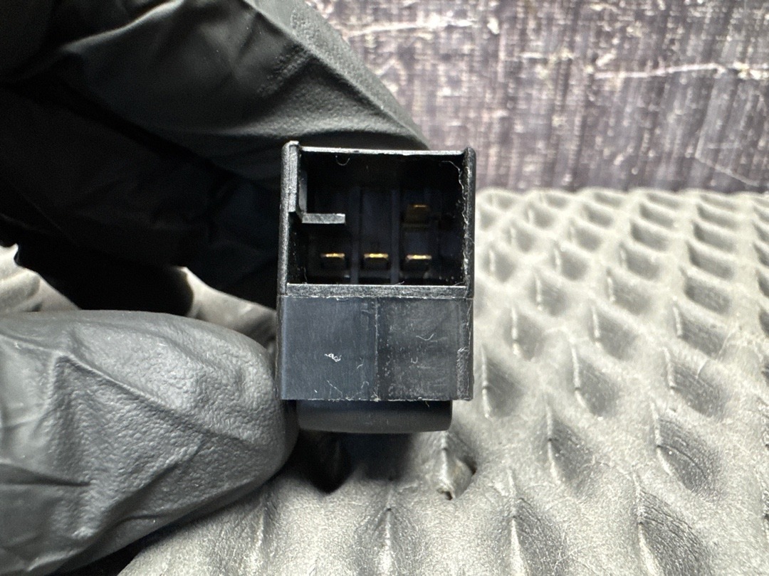 Кнопка стеклоподъемника, 250 рублей, Красноярск