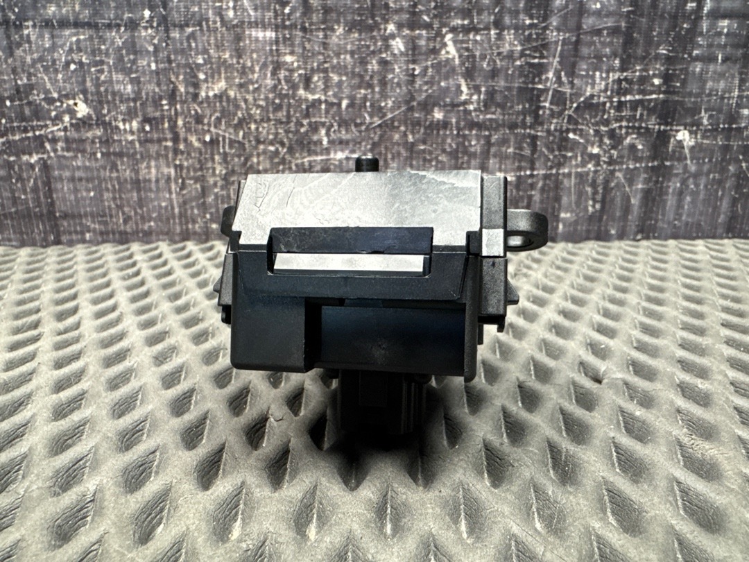 Подрулевой переключатель, 180 рублей, Красноярск