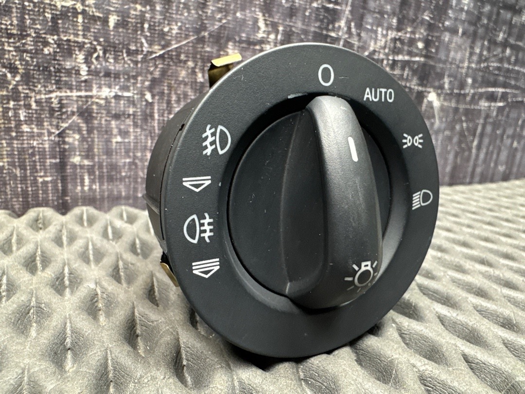 Переключатель света, 1000 рублей, Красноярск