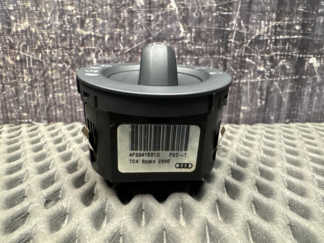 Переключатель света, 1000 рублей, Красноярск