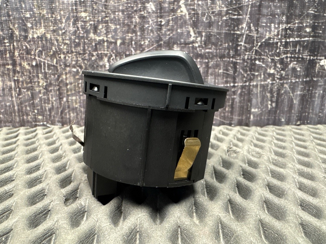 Переключатель света, 1000 рублей, Красноярск