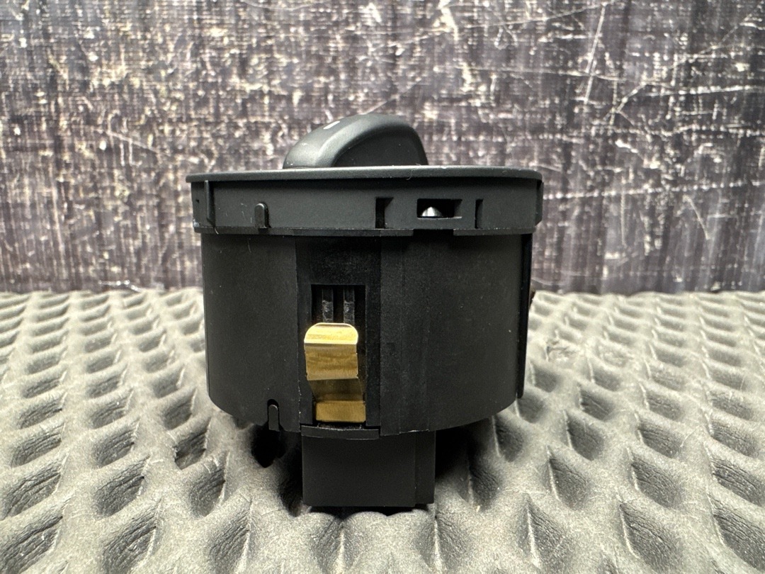 Переключатель света, 1000 рублей, Красноярск