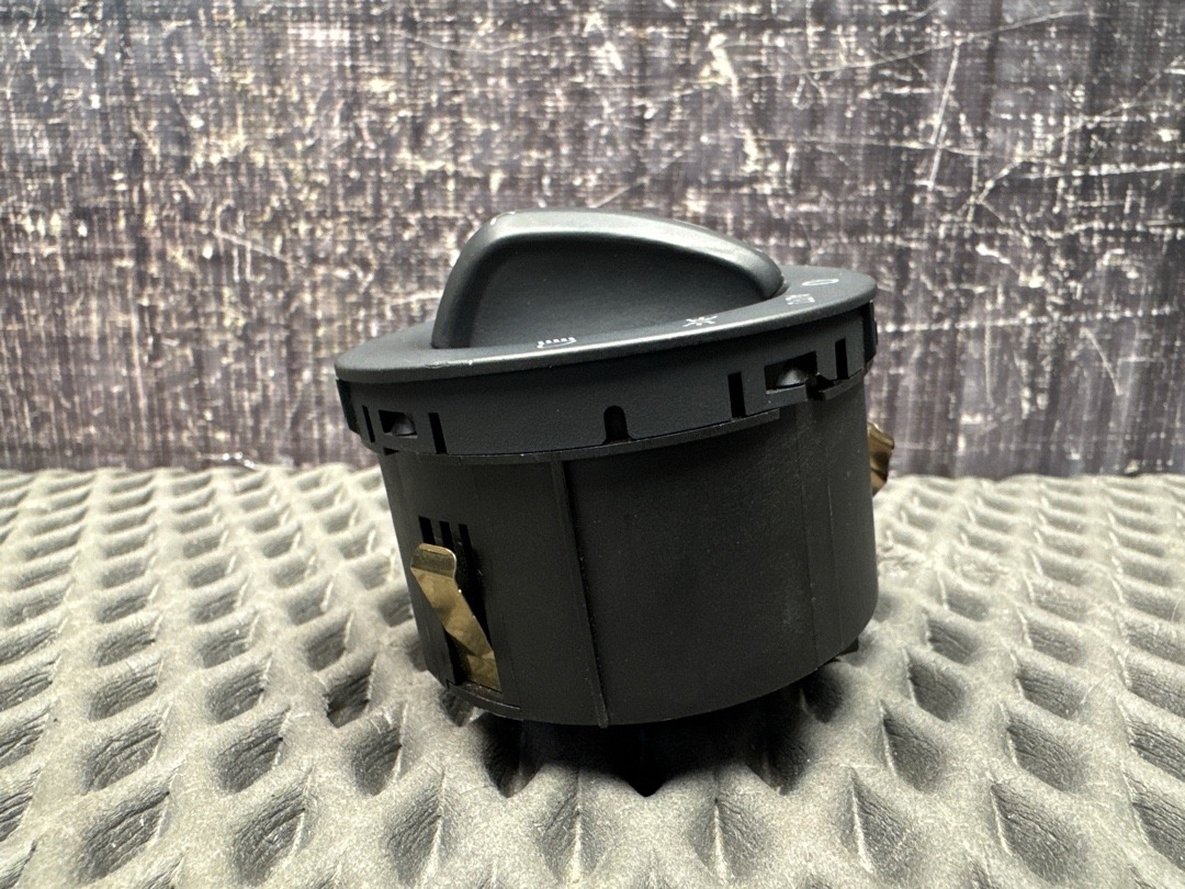 Переключатель света, 1000 рублей, Красноярск