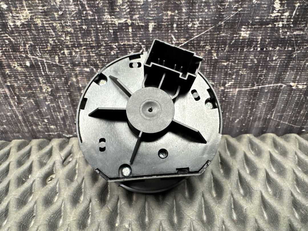 Переключатель света, 1000 рублей, Красноярск