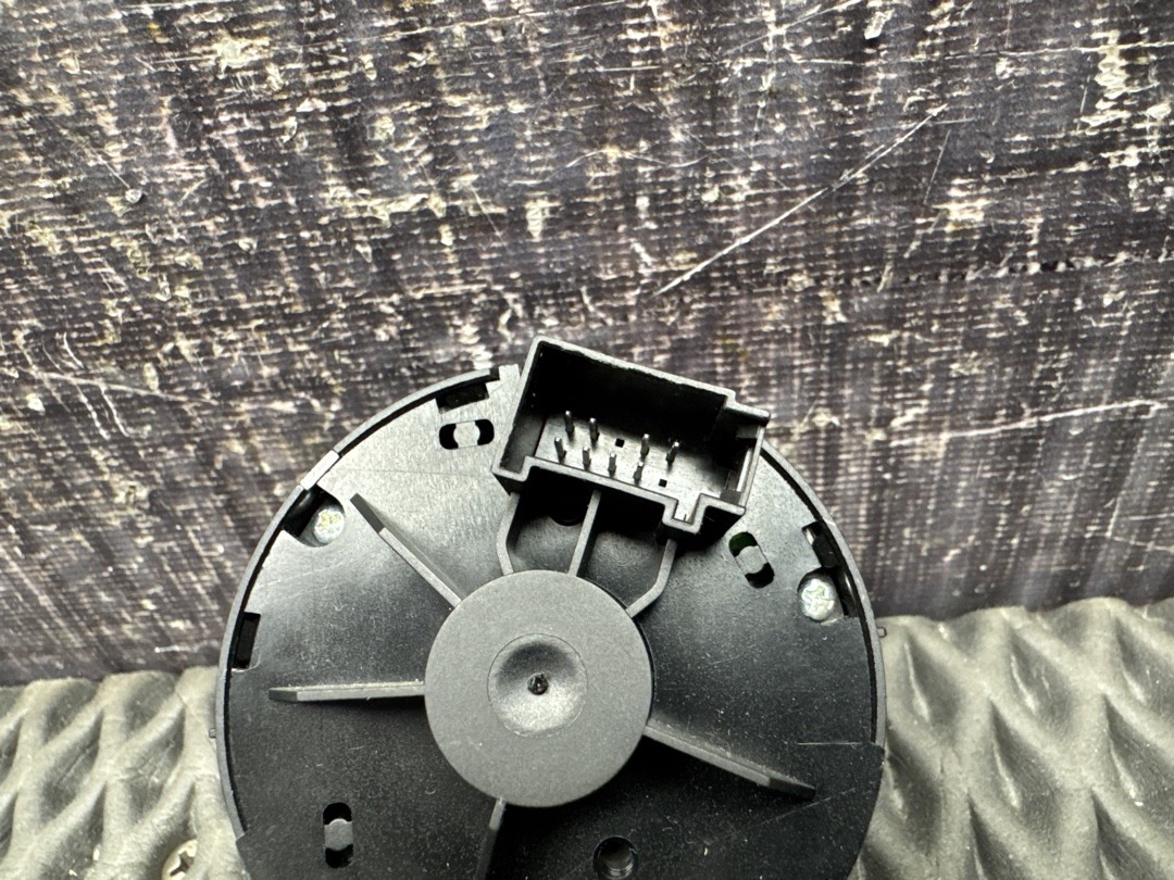 Переключатель света, 1000 рублей, Красноярск