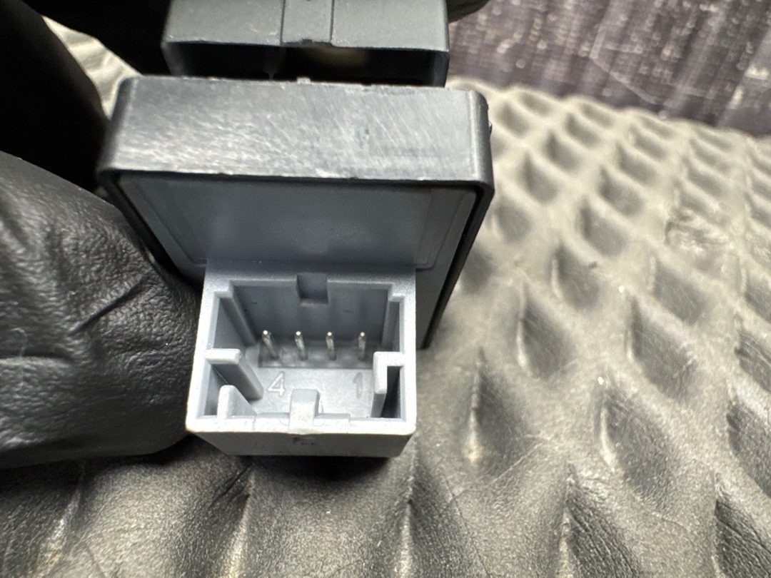 Кнопка стеклоподъемника, 250 рублей, Красноярск