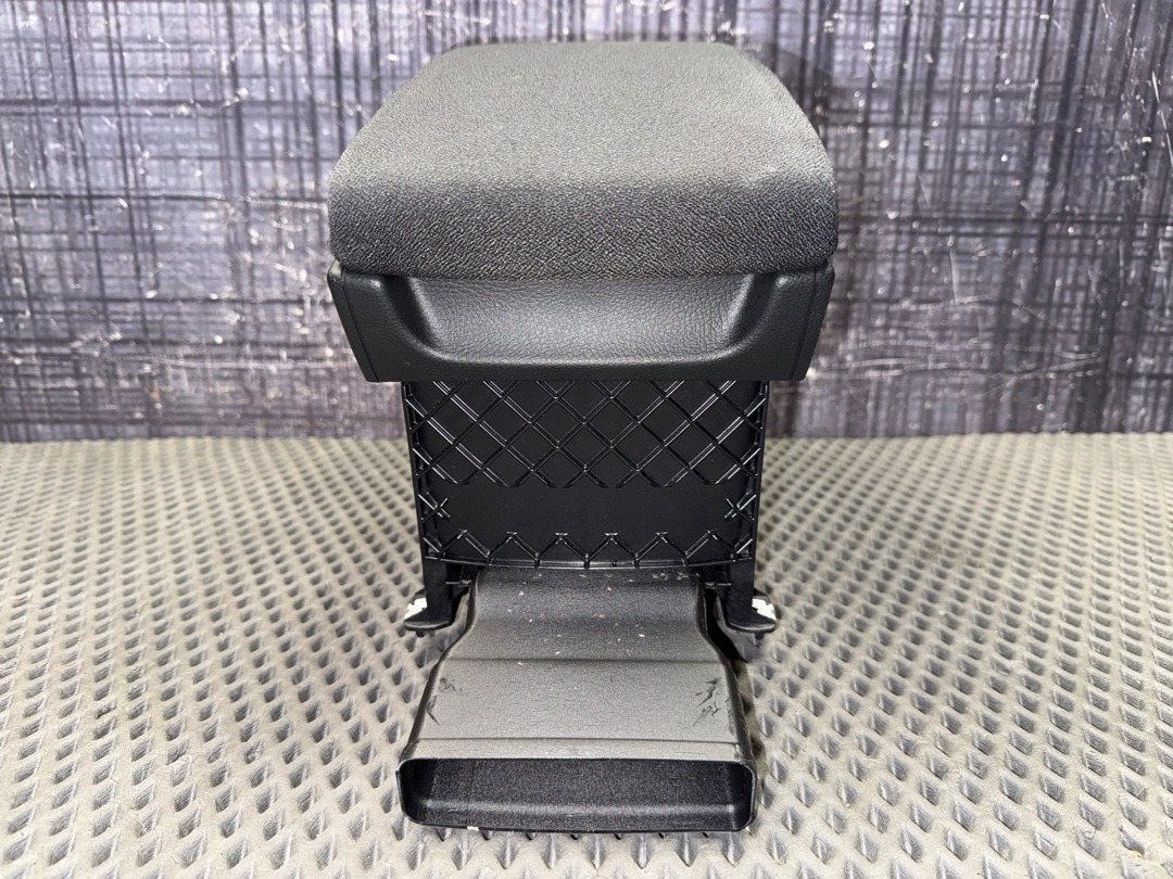 Подлокотник, 3213 рублей, Красноярск