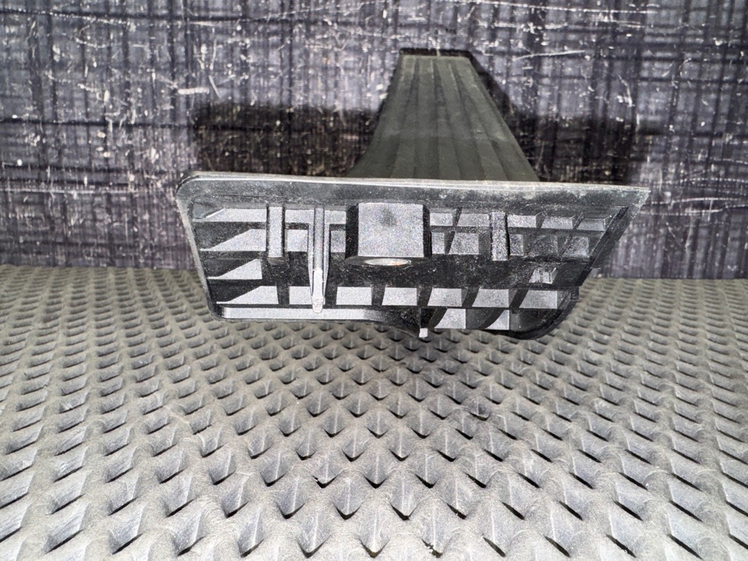 Педаль газа, 600 рублей, Красноярск