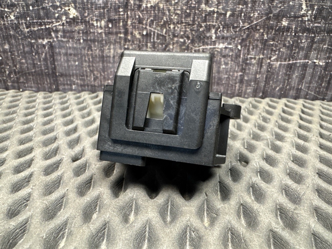 Подрулевой переключатель, 300 рублей, Красноярск