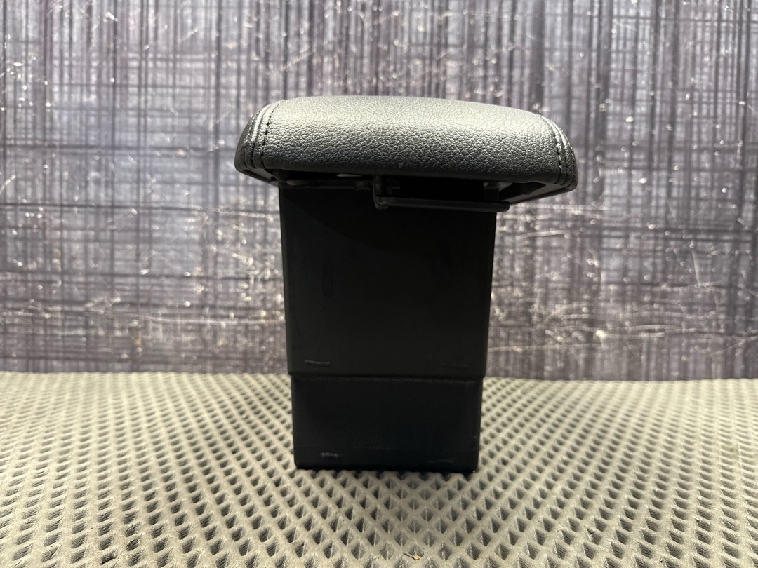 Подлокотник, 4140 рублей, Красноярск