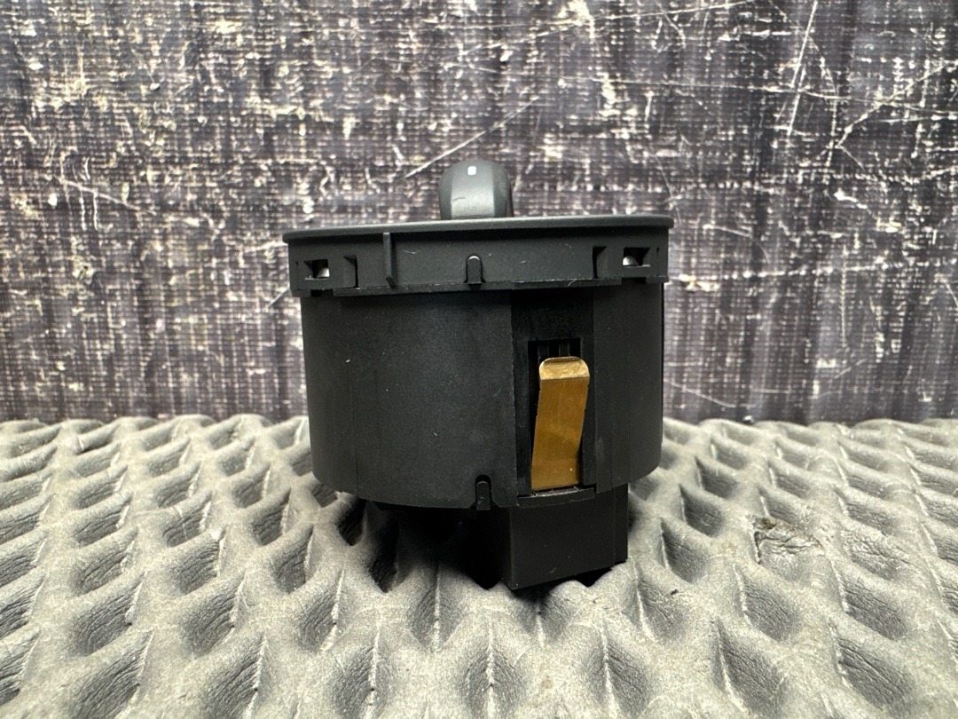 Переключатель света, 1000 рублей, Красноярск