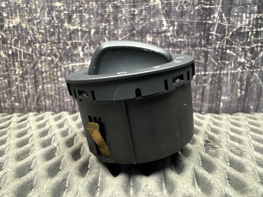 Переключатель света, 1000 рублей, Красноярск