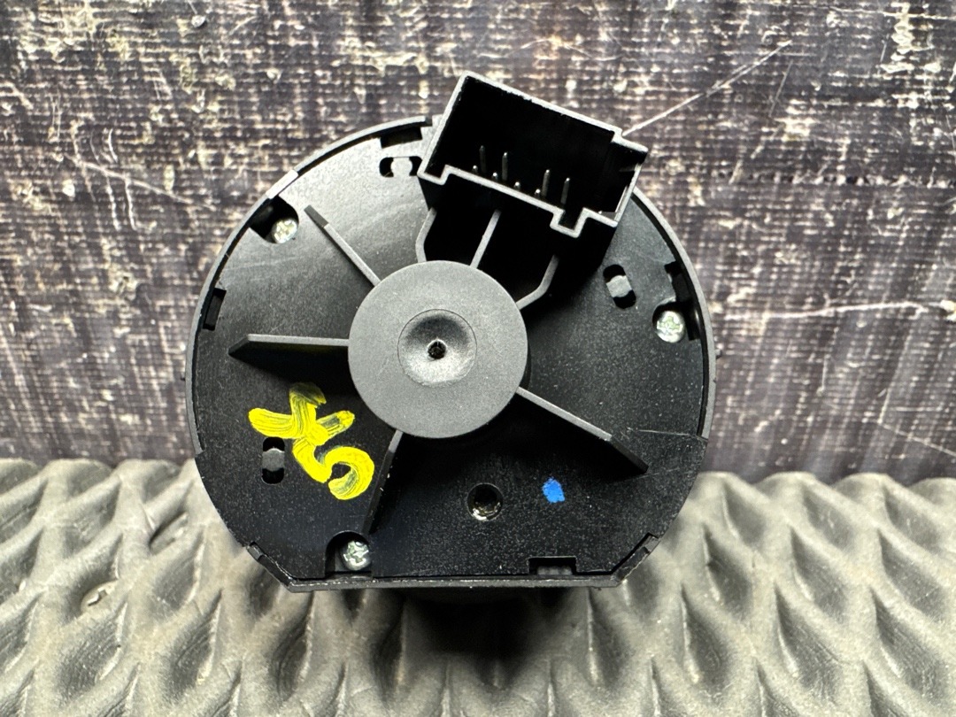 Переключатель света, 1000 рублей, Красноярск