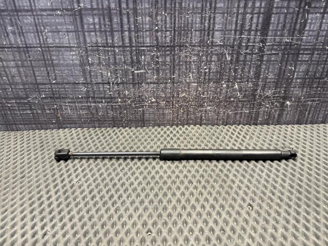 Амортизатор багажника, 880 рублей, Красноярск