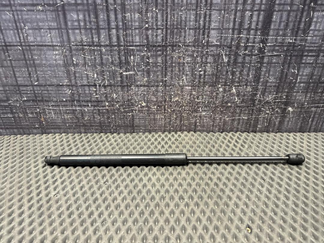 Амортизатор багажника, 880 рублей, Красноярск