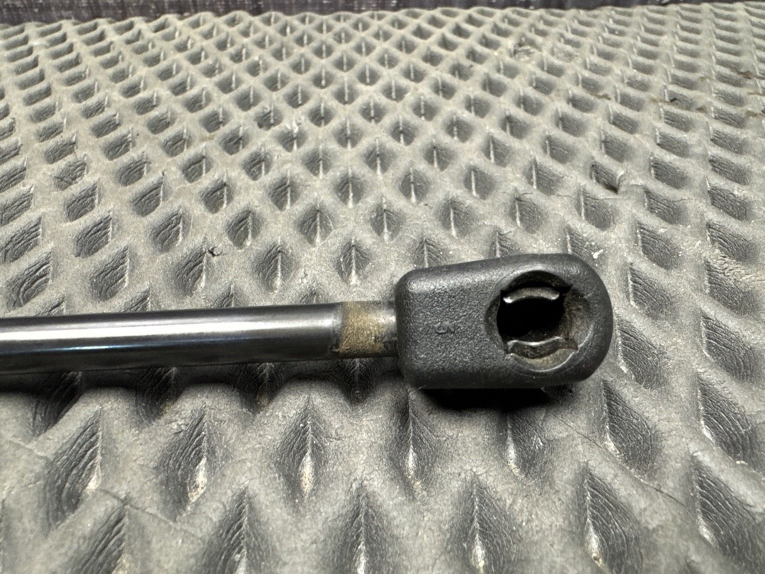 Амортизатор багажника, 880 рублей, Красноярск