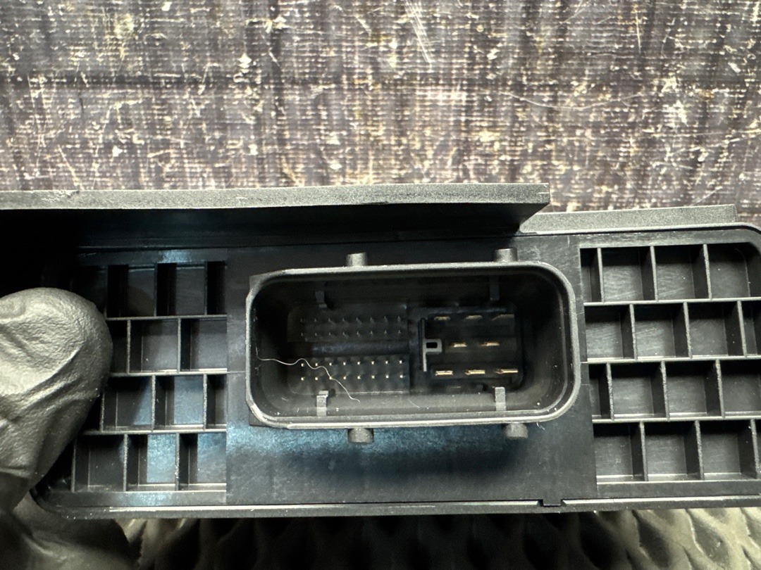 Блок управления бортовой сети, 2000 рублей, Красноярск